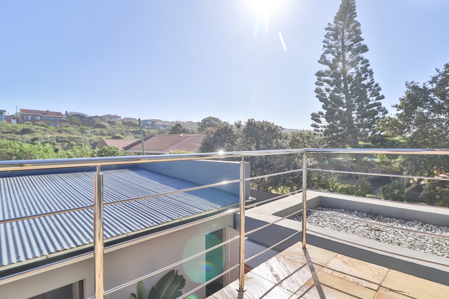 8 Bedroom Property for Sale in Reebok Western Cape